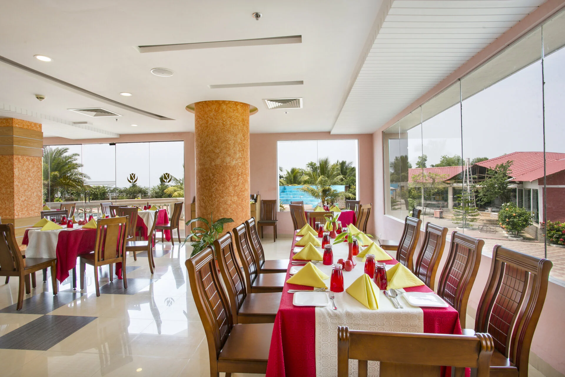 Elegant dining table at Sea Pearl