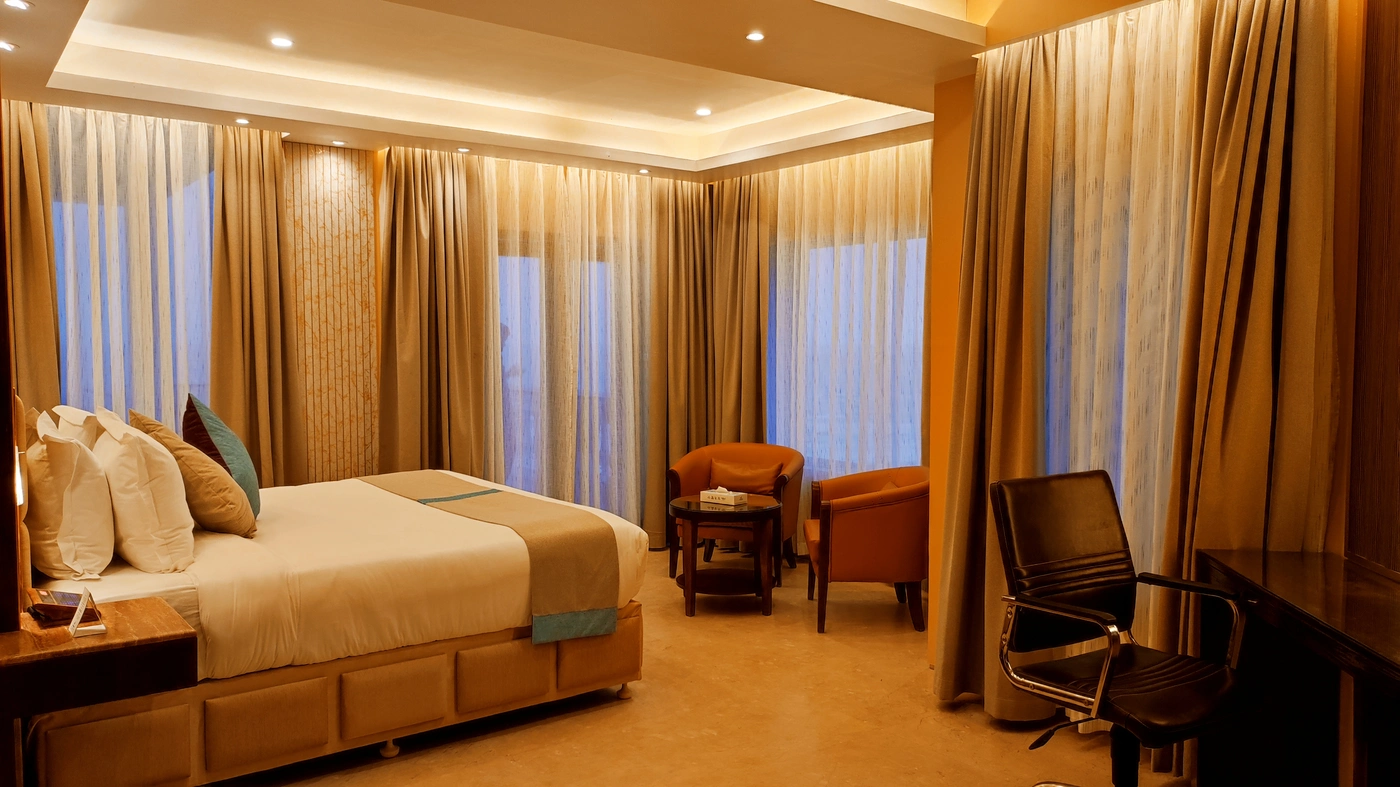 Ambassador Suite — image 2