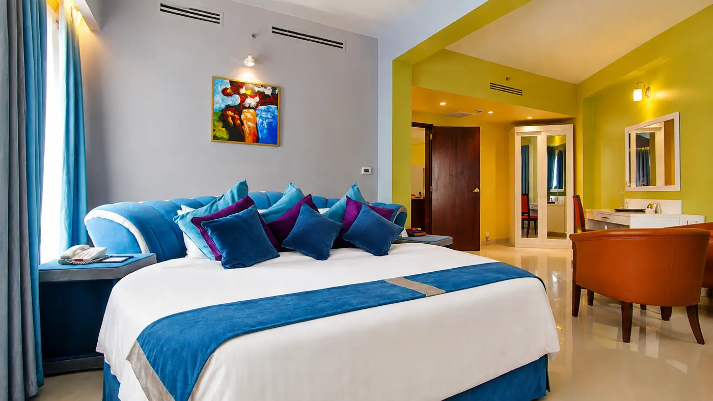 Royal Paradise Suite interior