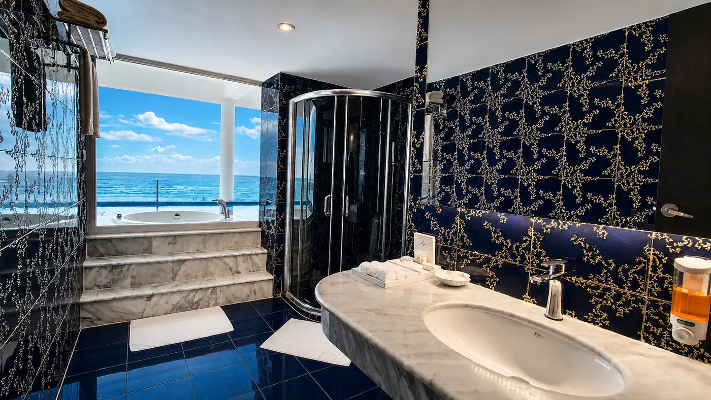 Royal Paradise Suite — image 3